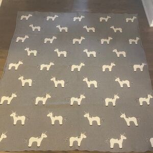Queenwest trading Co. gray sparkle unicorn blanket 50x62